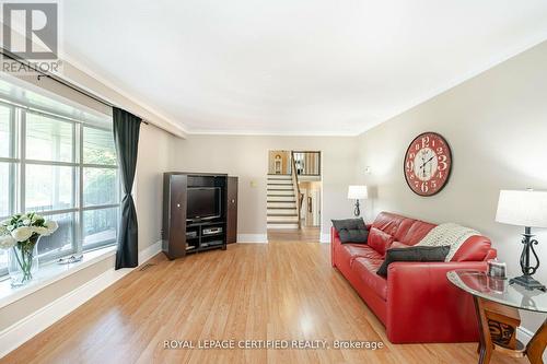 62 Hillside Drive, Brampton (Westgate), ON - Indoor Photo Showing Living Room