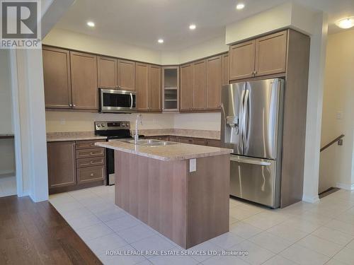 7989 Odell Crescent, Niagara Falls, ON - Indoor Photo Showing Kitchen