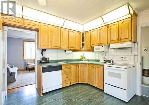 92 Atlee Avenue, Toronto (Birchcliffe-Cliffside), ON - Indoor Photo Showing Kitchen