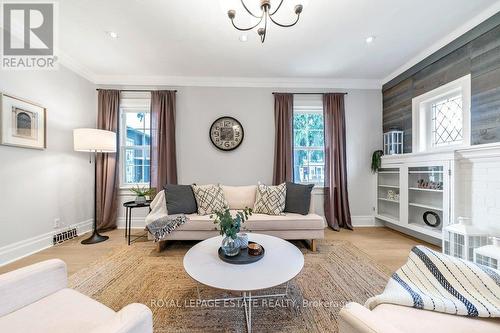 39 Valhalla Boulevard, Toronto (Birchcliffe-Cliffside), ON - Indoor Photo Showing Living Room