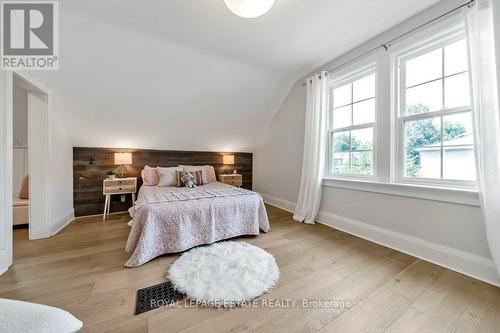 39 Valhalla Boulevard, Toronto (Birchcliffe-Cliffside), ON - Indoor Photo Showing Bedroom