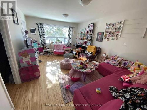 72 Taylor Avenue, Kirkland Lake, ON - Indoor Photo Showing Living Room