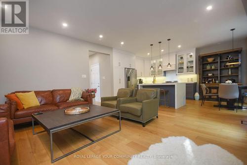 277 Creek Path Avenue, Oakville (Bronte West), ON - Indoor Photo Showing Living Room