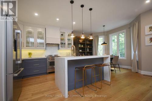 277 Creek Path Avenue, Oakville, ON - Indoor Photo Showing Kitchen With Upgraded Kitchen