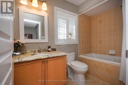 277 Creek Path Avenue, Oakville, ON - Indoor Photo Showing Bathroom