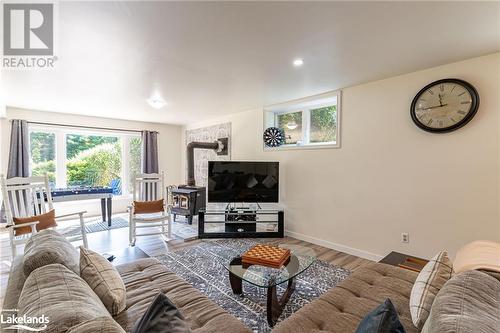 1117 Mistivale Road, Minden, ON - Indoor Photo Showing Living Room