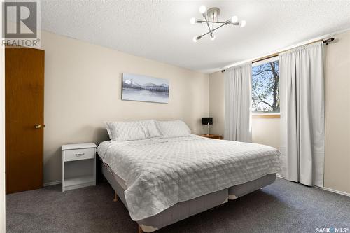 108 Oakview Drive, Regina, SK - Indoor Photo Showing Bedroom