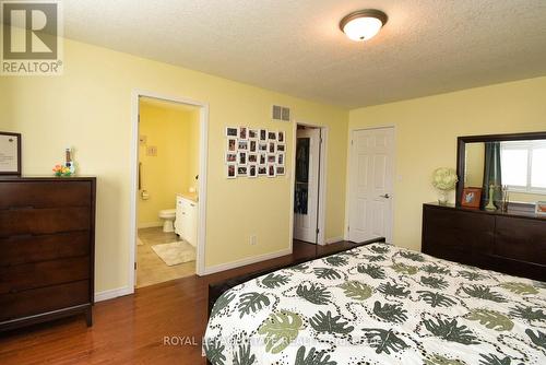 15 Clement Drive, Hamilton, ON - Indoor Photo Showing Bedroom