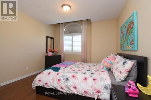 15 Clement Drive, Hamilton (Stoney Creek), ON - Indoor Photo Showing Bedroom