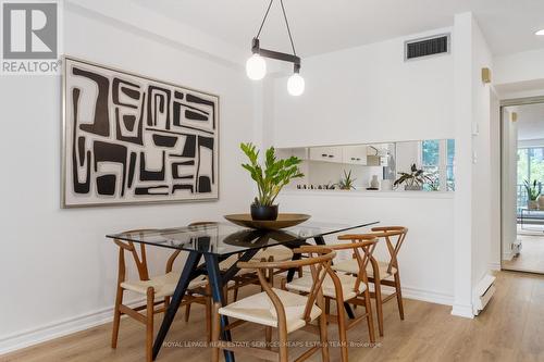 62 St Nicholas Street, Toronto (Bay Street Corridor), ON - Indoor Photo Showing Dining Room