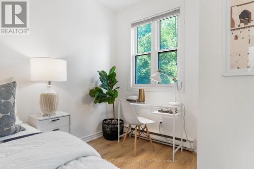 62 St Nicholas Street, Toronto (Bay Street Corridor), ON - Indoor Photo Showing Bedroom