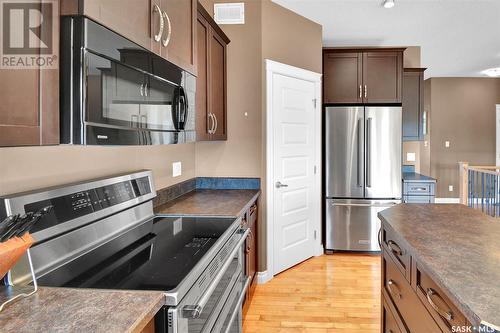 227 Padget Crescent, Saskatoon, SK - Indoor Photo Showing Kitchen With Stainless Steel Kitchen