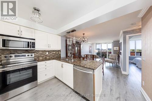 602 - 350 Red Maple Road, Richmond Hill, ON - Indoor Photo Showing Kitchen With Double Sink