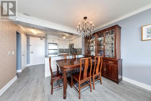 602 - 350 Red Maple Road, Richmond Hill, ON - Indoor Photo Showing Dining Room