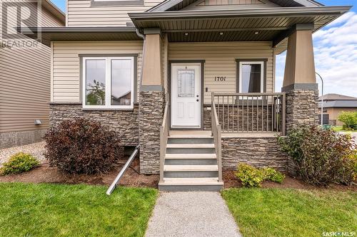 1701 11Th Avenue Nw, Moose Jaw, SK - Outdoor With Facade