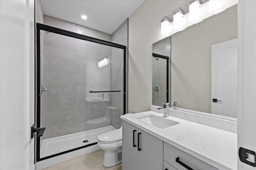 1787 Viewpoint Drive, Kelowna, BC - Indoor Photo Showing Bathroom