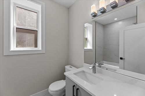 1787 Viewpoint Drive, Kelowna, BC - Indoor Photo Showing Bathroom