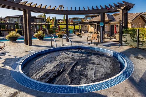 1787 Viewpoint Drive, Kelowna, BC - Outdoor With In Ground Pool