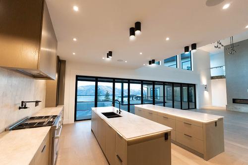 1510 Cabernet Way, West Kelowna, BC - Indoor Photo Showing Kitchen With Double Sink