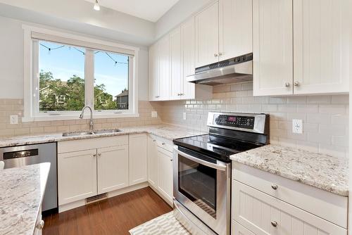 356 Hillside Avenue, Kelowna, BC - Indoor Photo Showing Kitchen With Double Sink