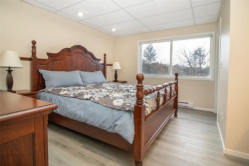 2863 Belgo Road, Kelowna, BC - Indoor Photo Showing Bedroom