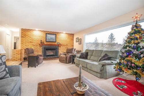 2863 Belgo Road, Kelowna, BC - Indoor Photo Showing Living Room With Fireplace