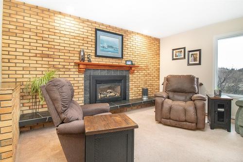 2863 Belgo Road, Kelowna, BC - Indoor Photo Showing Living Room With Fireplace