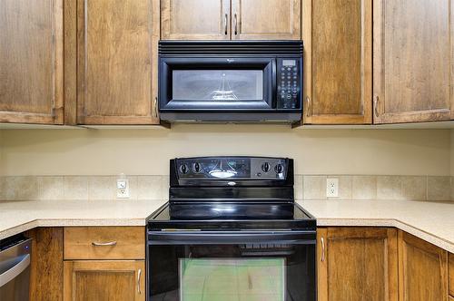 306-1007 Harvey Avenue, Kelowna, BC - Indoor Photo Showing Kitchen