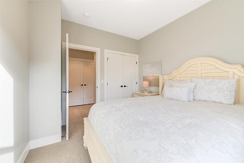 450 Windhover Court, Kelowna, BC - Indoor Photo Showing Bedroom