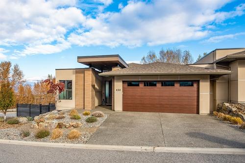 450 Windhover Court, Kelowna, BC - Indoor Photo Showing Bathroom