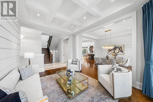 29 Alderdale Court, Toronto (Banbury-Don Mills), ON - Indoor Photo Showing Living Room