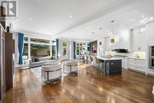 29 Alderdale Court, Toronto (Banbury-Don Mills), ON - Indoor Photo Showing Kitchen With Upgraded Kitchen