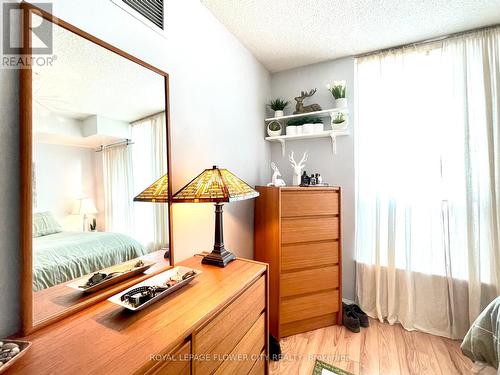 8 0 1 - 228 Queens Quay, Toronto (Waterfront Communities), ON - Indoor Photo Showing Bedroom