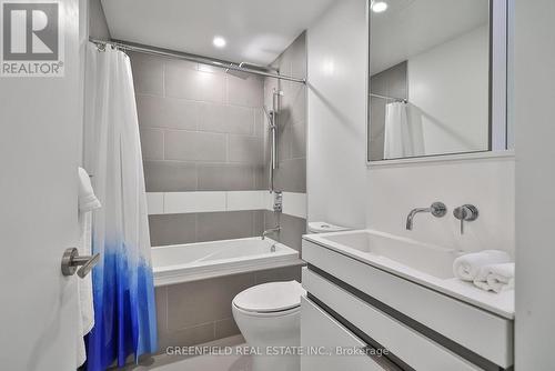 2304 - 197 Yonge Street E, Toronto, ON - Indoor Photo Showing Bathroom