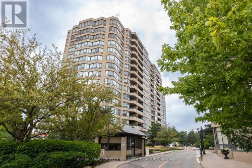 301 - 22 Clarissa Drive, Richmond Hill, ON - Outdoor With Facade