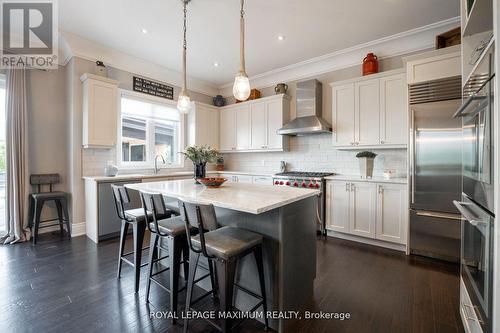 37 Skyline Trail, King (Nobleton), ON - Indoor Photo Showing Kitchen With Upgraded Kitchen