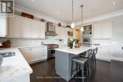 37 Skyline Trail, King (Nobleton), ON - Indoor Photo Showing Kitchen With Double Sink With Upgraded Kitchen