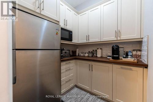 37 Skyline Trail, King (Nobleton), ON - Indoor Photo Showing Kitchen