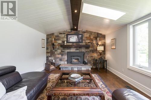 1602 Kale Drive, Innisfil, ON - Indoor Photo Showing Living Room With Fireplace