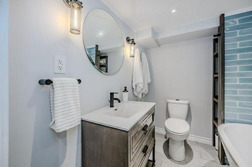 412 Valermo Drive, Toronto, ON - Indoor Photo Showing Bathroom