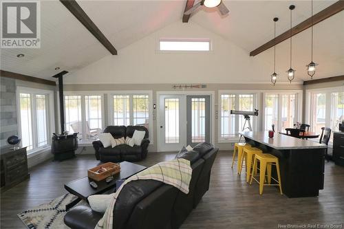 -- Crabbe Road - Middle Dam, Grand Manan, NB - Indoor Photo Showing Living Room