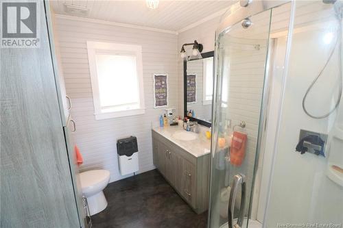 -- Crabbe Road - Middle Dam, Grand Manan, NB - Indoor Photo Showing Bathroom