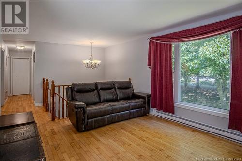 38 Meadow Drive, Darlings Island, NB - Indoor Photo Showing Living Room