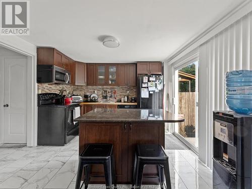 10265 Shenandoah, Windsor, ON - Indoor Photo Showing Kitchen