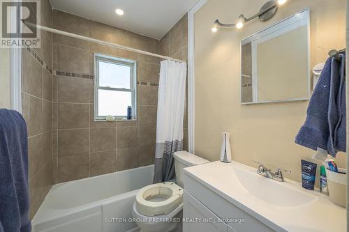 37 Apeldoorn Crescent, London, ON - Indoor Photo Showing Bathroom