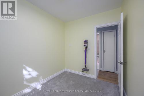 37 Apeldoorn Crescent, London, ON - Indoor Photo Showing Other Room