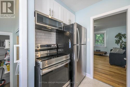 37 Apeldoorn Crescent, London, ON - Indoor Photo Showing Kitchen With Stainless Steel Kitchen