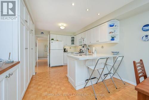 2564 Advent Court, Mississauga (Central Erin Mills), ON - Indoor Photo Showing Kitchen