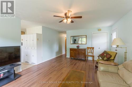 882 Cochrane Crescent, Peterborough (Northcrest), ON - Indoor Photo Showing Living Room