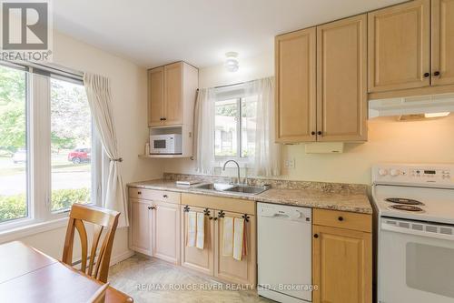 882 Cochrane Crescent, Peterborough (Northcrest), ON - Indoor Photo Showing Kitchen